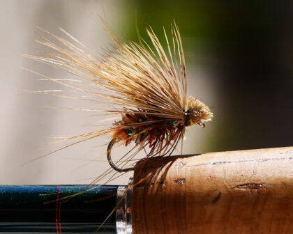 Natural deer hair caddis (Olive) D-101